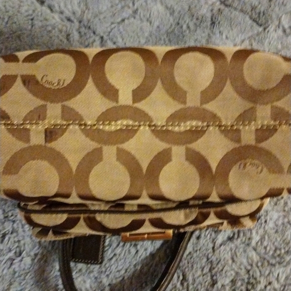 Coach purse - Picture 4 of 4